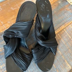 Gucci slides